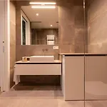 The - Luxury Serviced アパートホテル 5*