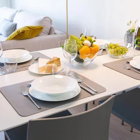 The - Luxury Serviced Ξενοδοχείο με διαμερίσματα 5*