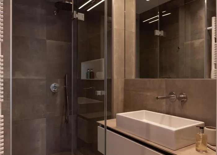 The - Luxury Serviced Hotel apartamentowy