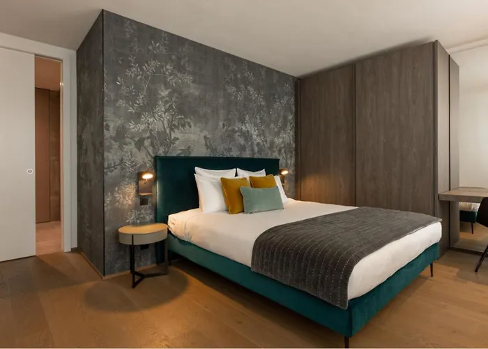 The - Luxury Serviced Hotel apartamentowy 5*